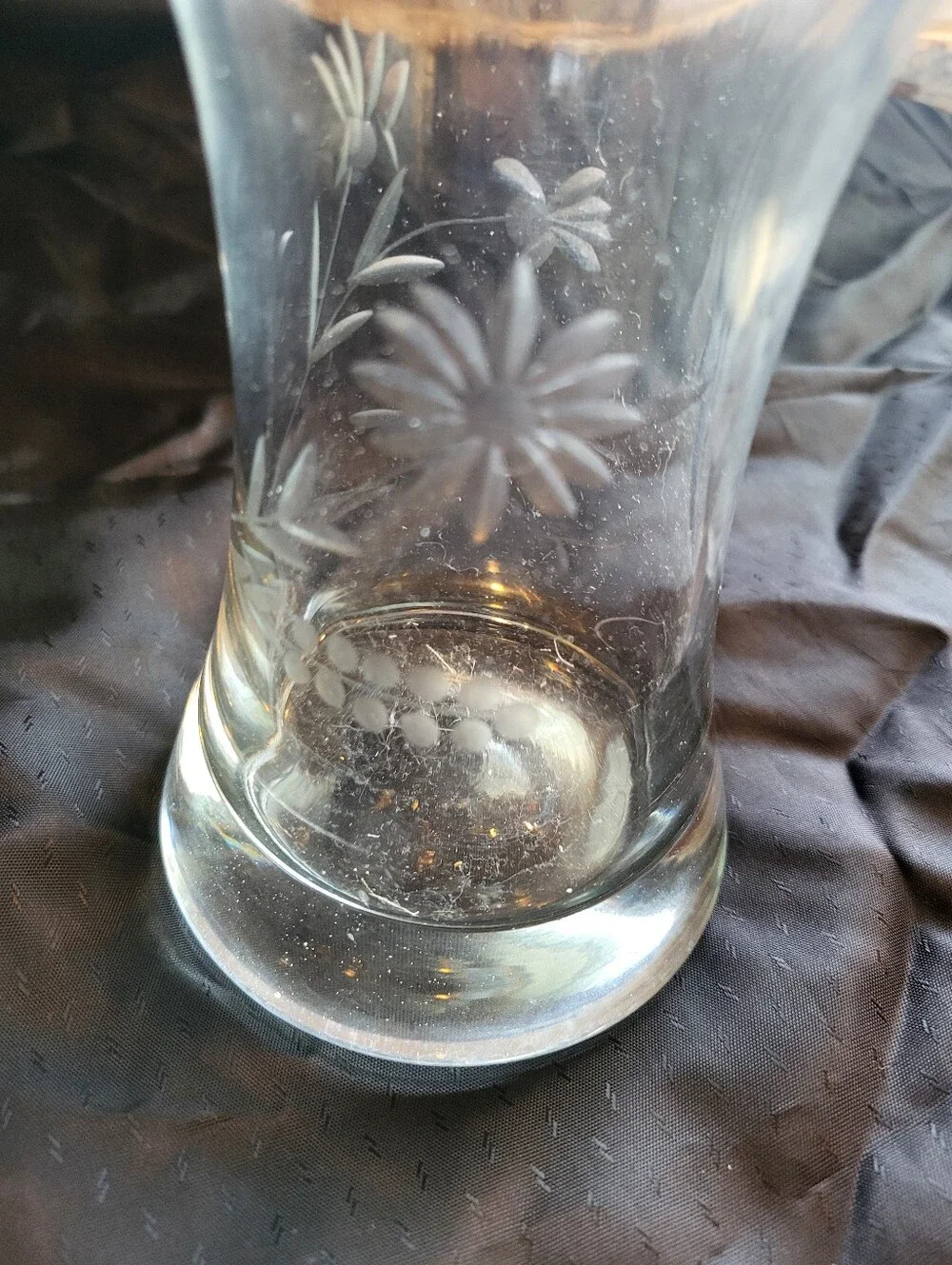 VTG. 7 x 5.5 Across Split And Folded Top Clear Etched Floral Glass Bud Vase - Picture 10 of 12